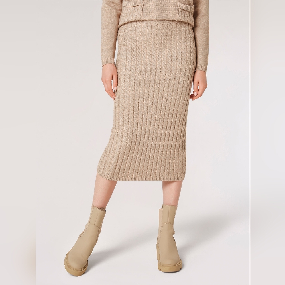 Cable Knit Skirt In Heathered Oatmeal